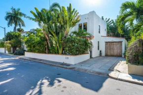 Stylish Historic Spanish Retreat Close to Beach!